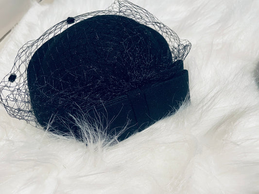 Queen black hat